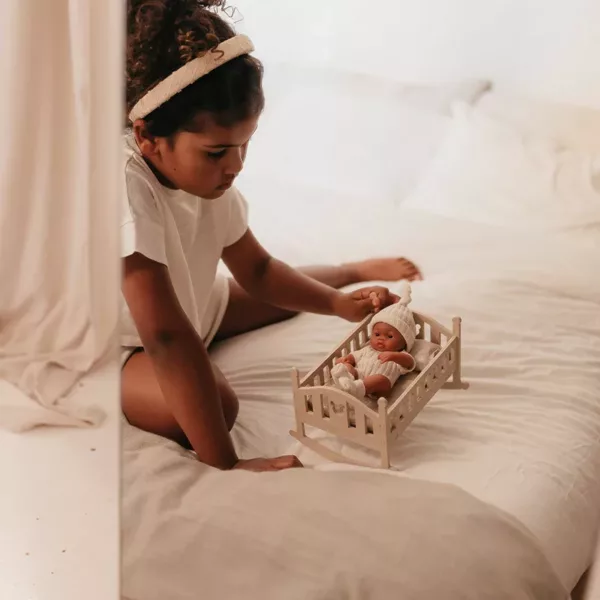 Bébé Lupitas dans son lit – Image 3