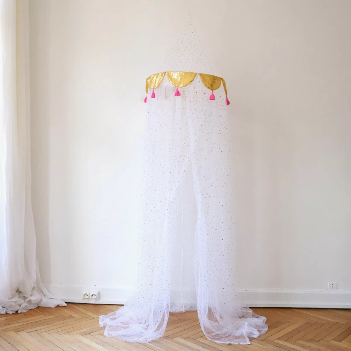 Ciel de lit | Tulle et sequins dorés