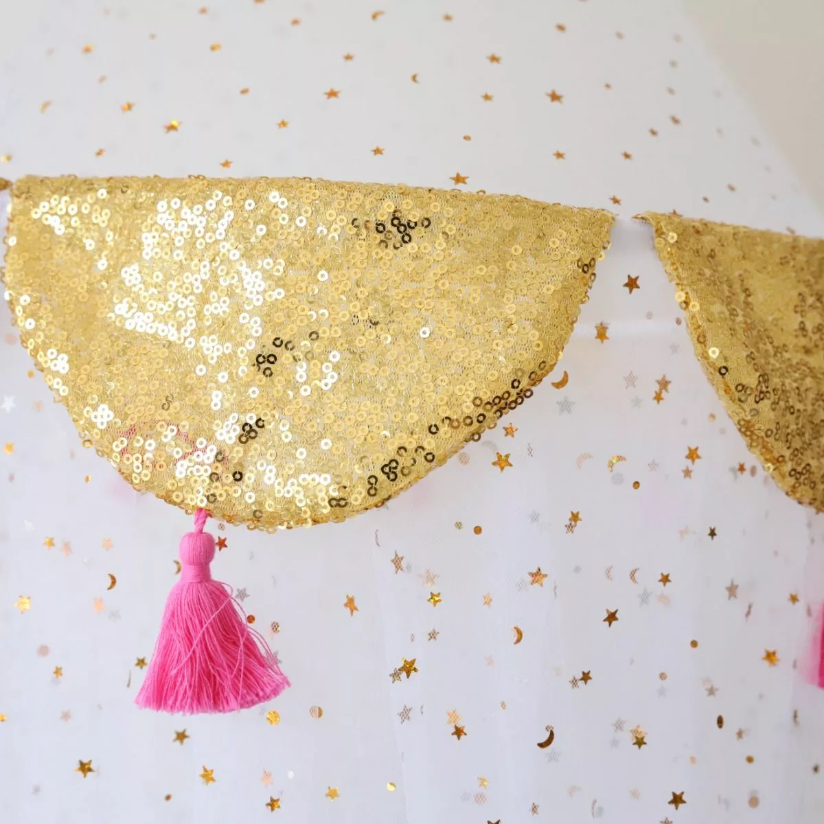 Ciel de lit | Tulle et sequins dorés – Image 2